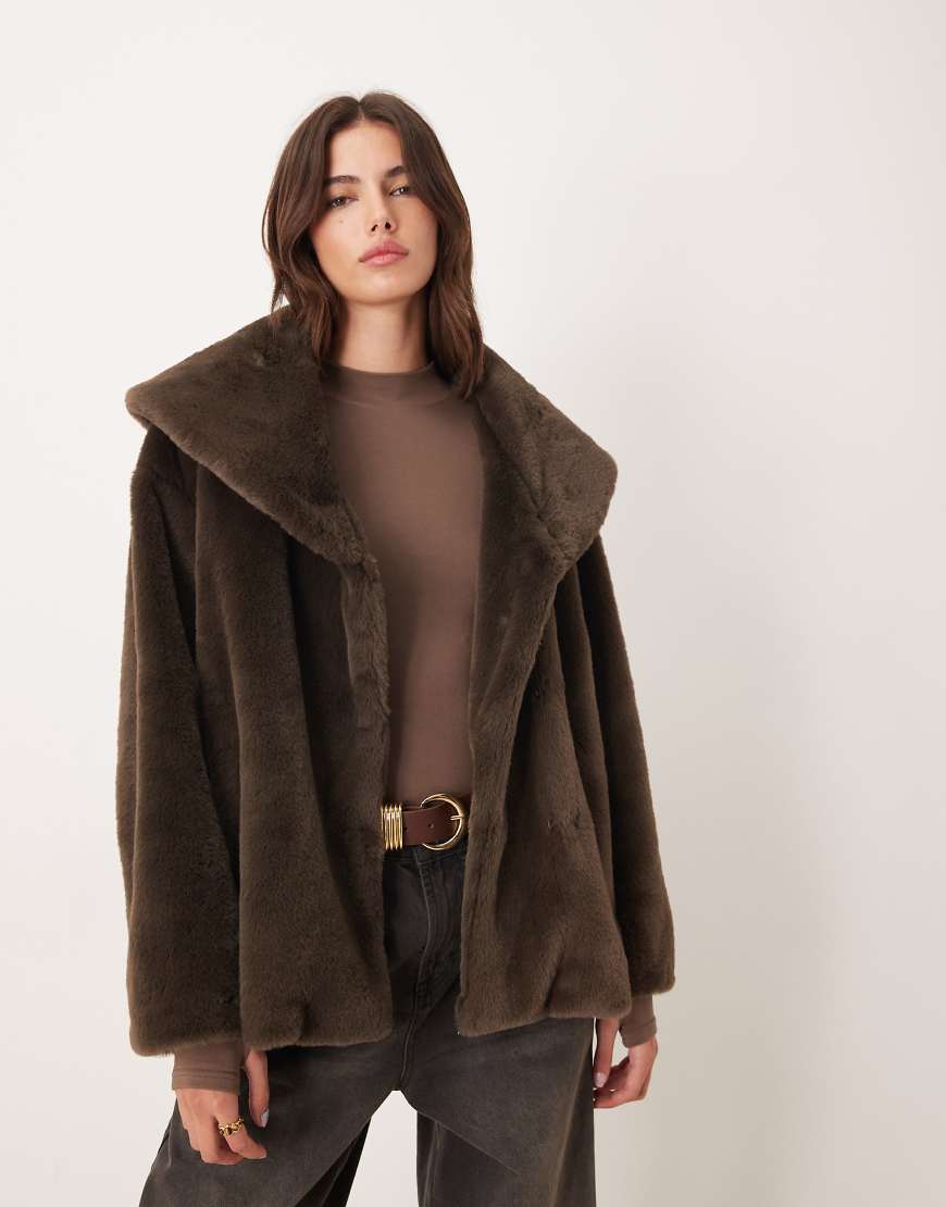 Nobody's Child - Tinsley - Jacke aus Kunstpelz in Braun-Brown von Nobody's Child