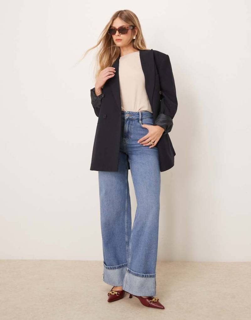 Nobody's Child - Weit geschnittene Denim-Jeans in mittlerer Waschung mit Umschlag-Blau von Nobody's Child