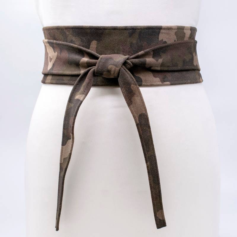 Leder Obi Gürtel Wrap Camouflage Grün Wildleder Taille Taillenmieder Breit von NobodyReallyKnows