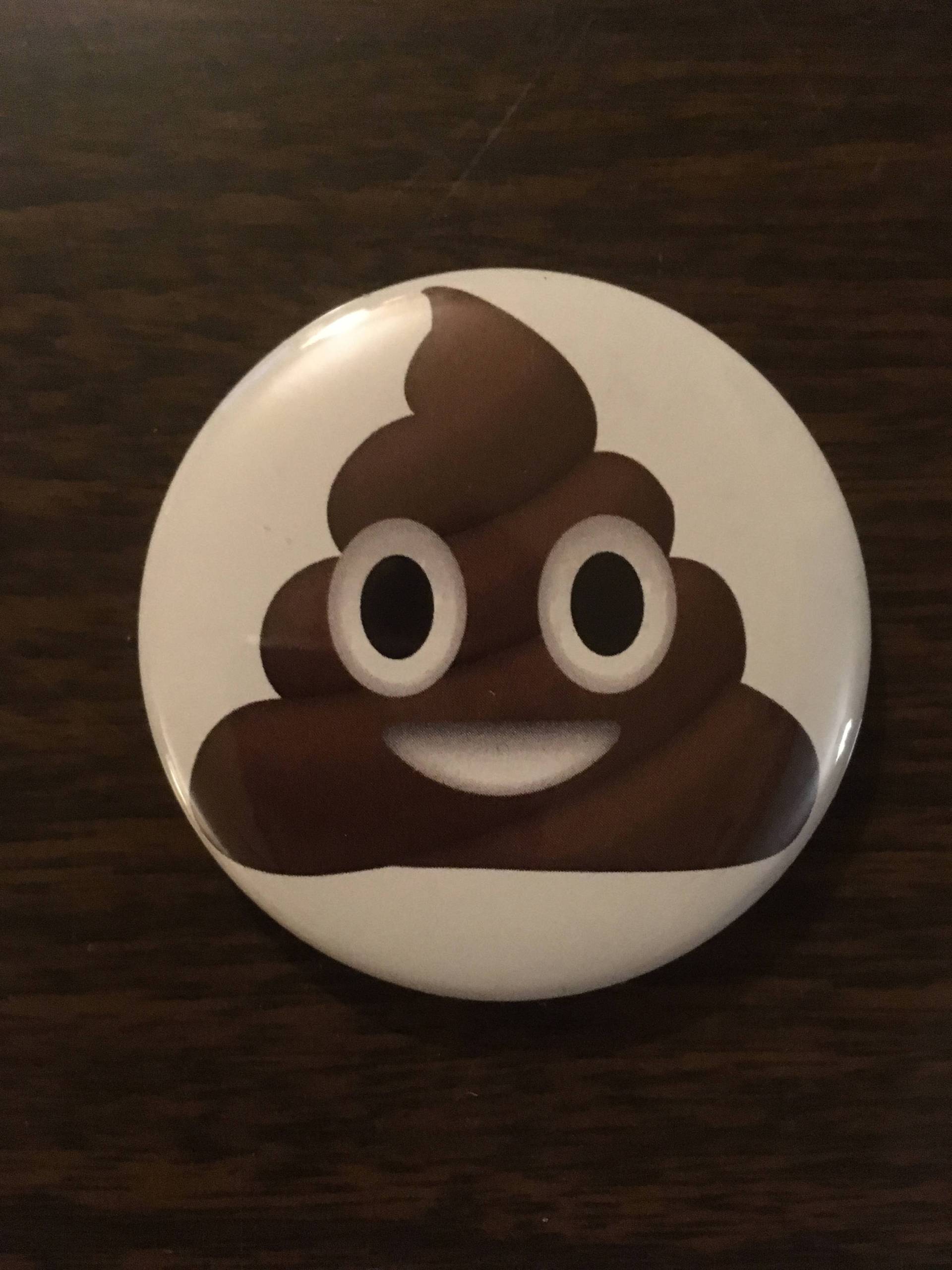 Poo Emoji Magnet - 2, 25 Zoll von Nobsbuttonsdotcom
