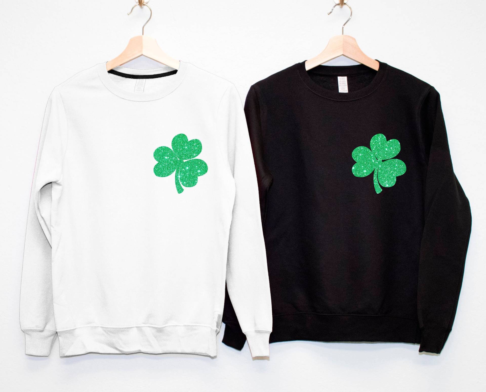 Glitter Shamrock Pocket Print St. Patrick's Day Sweatshirt, Patty's Shirt Frauen, Patricks Pullover Für Shirts Frauen von NobullWomanApparel