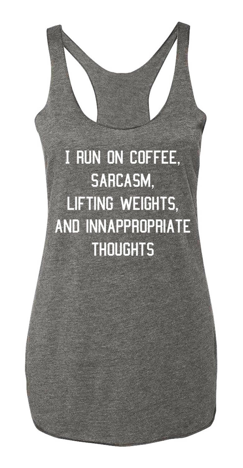 Kaffee Sarkasmus & Gewichte Training Tank Heather Gray, Frauen Trainingskleidung, Lustige Gym Tank-Top, Humor Tank, Shirts Damen von NobullWomanApparel