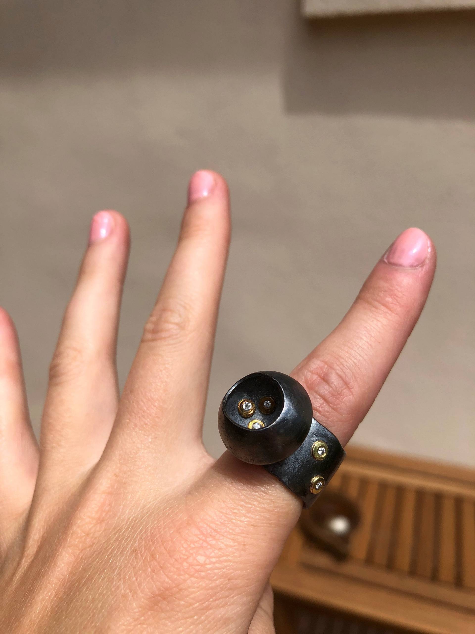 Oxidiertem Sterling Silber Ring Mit 18K Gold Und Weiße Diamanten Oxidiertem Sterling Silber Ring Mit 18K Gold Und Weiße Diamanten von NoeeRoshkoDesigns
