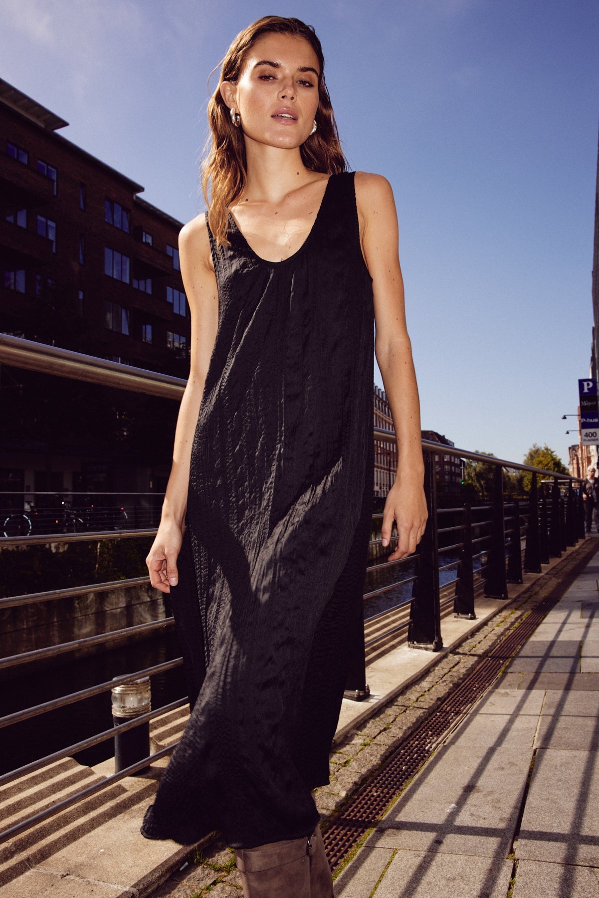Samara Dress Black von Noella