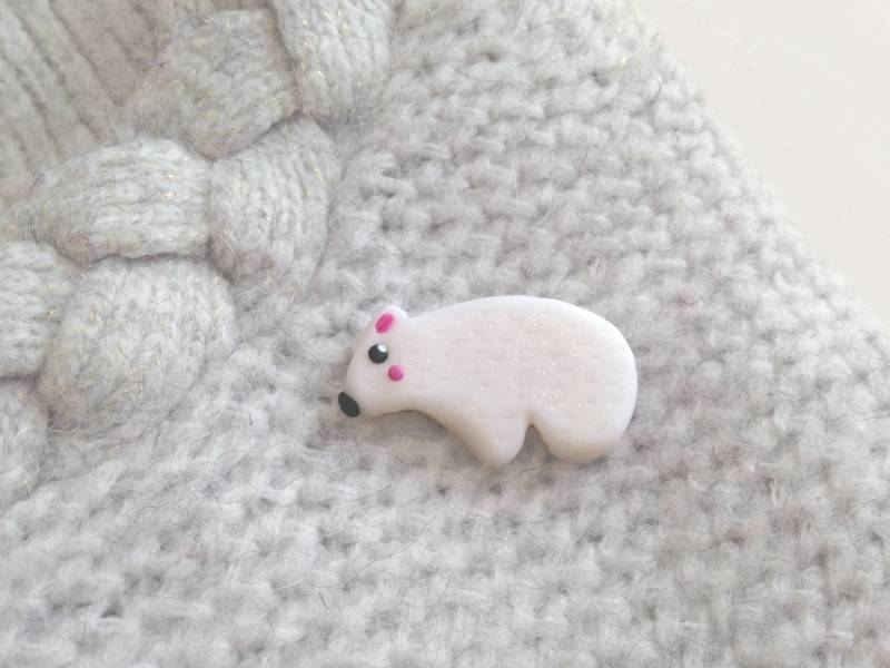 Brosche Oder Kiefern-Eisbär Weiß in Fimo-Polymerpaste Brosche Oder Kiefern-Eisbär Weiß in Fimo-Polymerpaste von NoemieBerenger