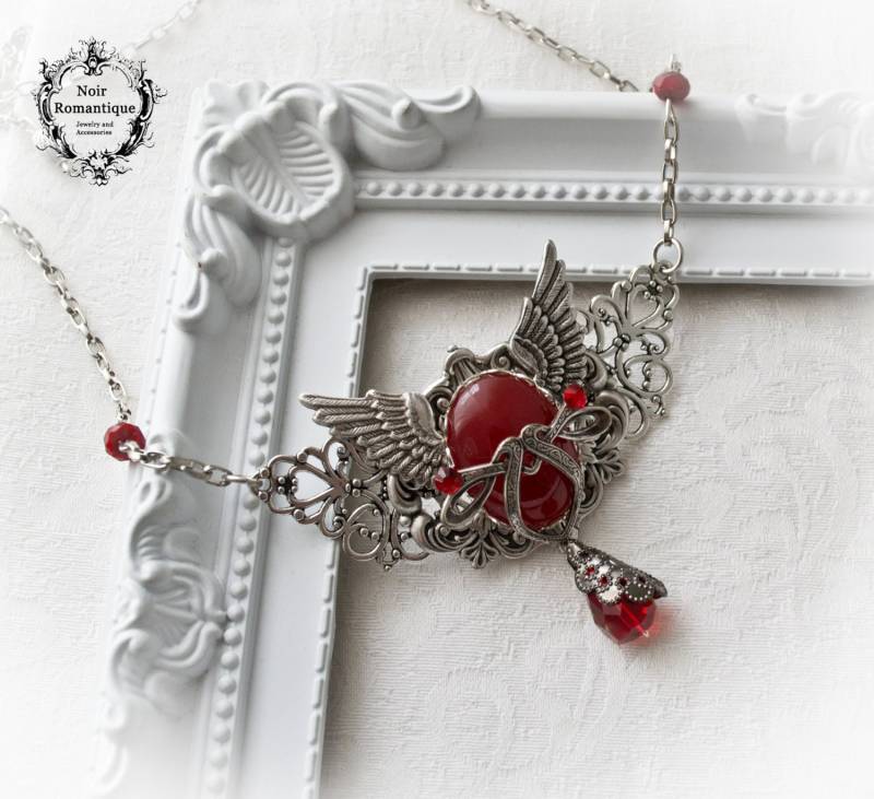 Valentinstag-Dunkler Karneol Gothic Geflügelter Anhänger-Gothic Halskette-Gothic Silber Anhänger-Victorian Halskette von NoirRomantique