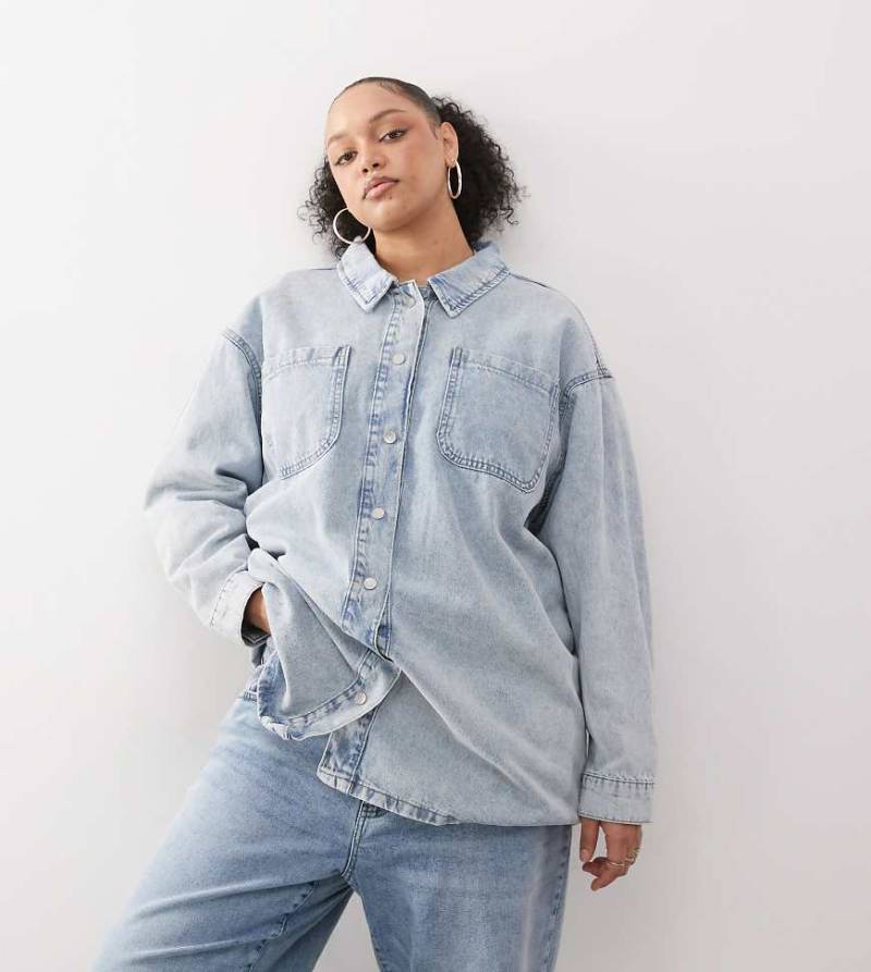 Noisy May Curve - Denim-Hemdjacke in hellblauer Waschung von Noisy May Curve