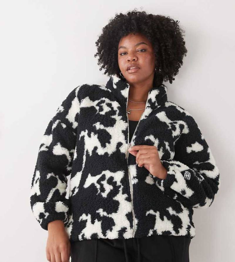 Noisy May Curve - Fleece-Jacke mit Kuhmuster in Schwarz und Weiß und Reißverschluss von Noisy May Curve