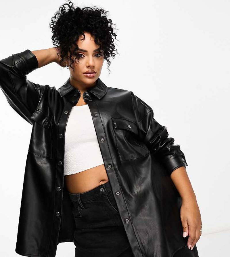 Noisy May Curve - Hemdbluse aus Kunstleder in Schwarz von Noisy May Curve