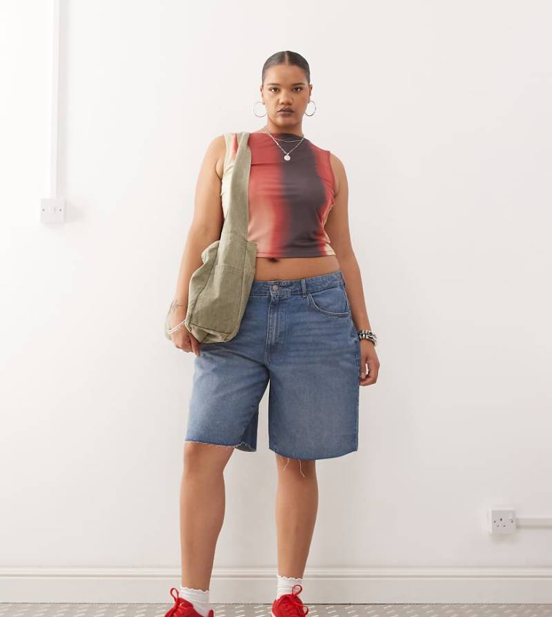 Noisy May Curve - Jeans-Bermudashorts in mittelblauer Waschung mit hohem Bund von Noisy May Curve