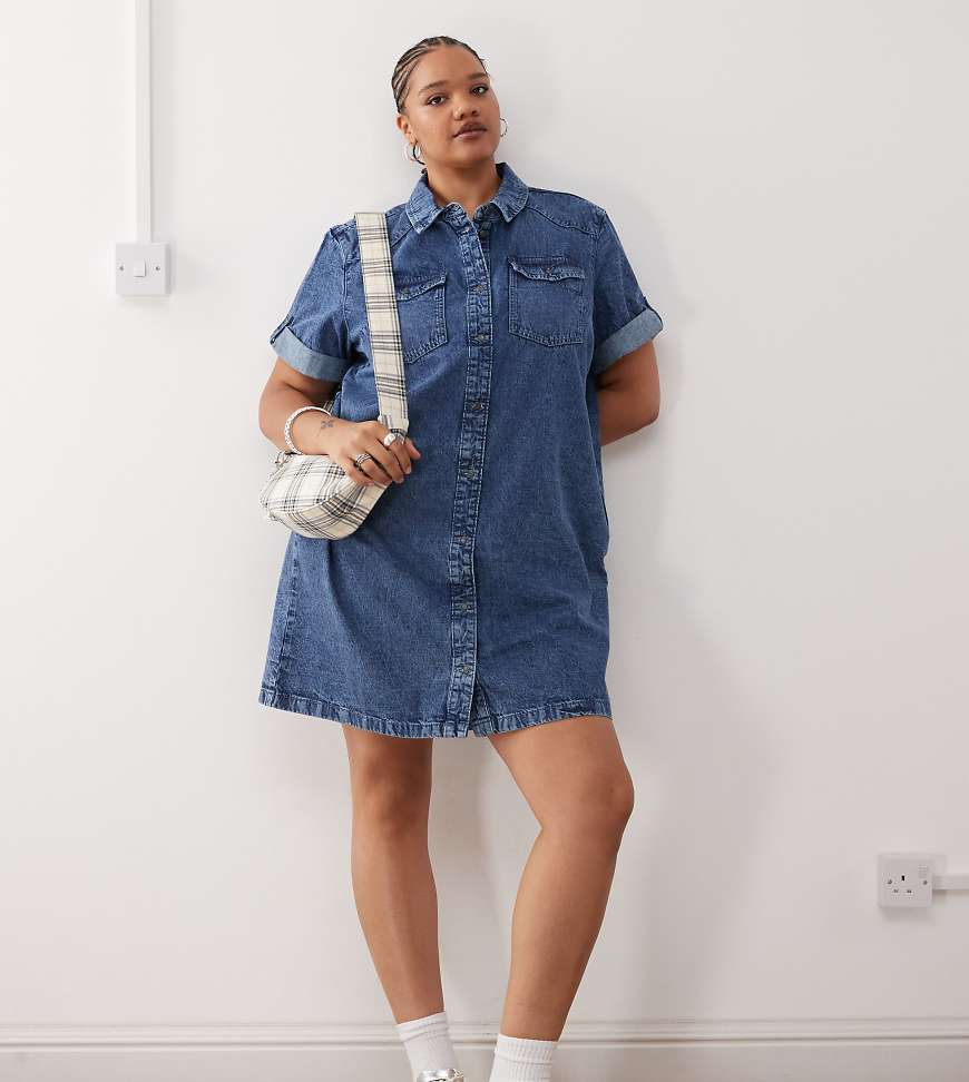 Noisy May Curve - Jeanskleid in mittelblauer Waschung von Noisy May Curve