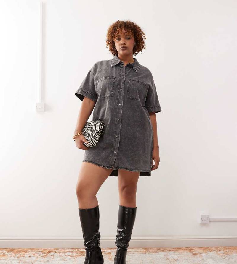 Noisy May Curve - Kurzes Jeans-Hemdkleid in verwaschenem Grau von Noisy May Curve