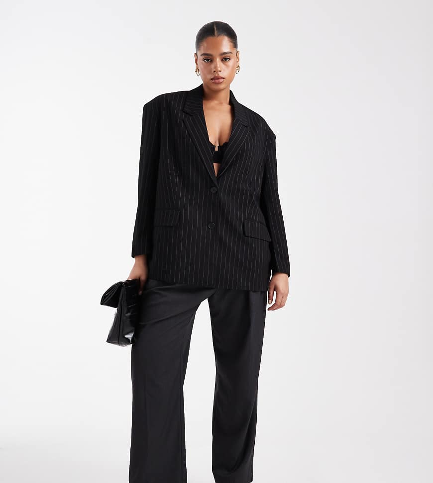 Noisy May Curve - Oversize-Blazer in Schwarz mit Nadelstreifen von Noisy May Curve