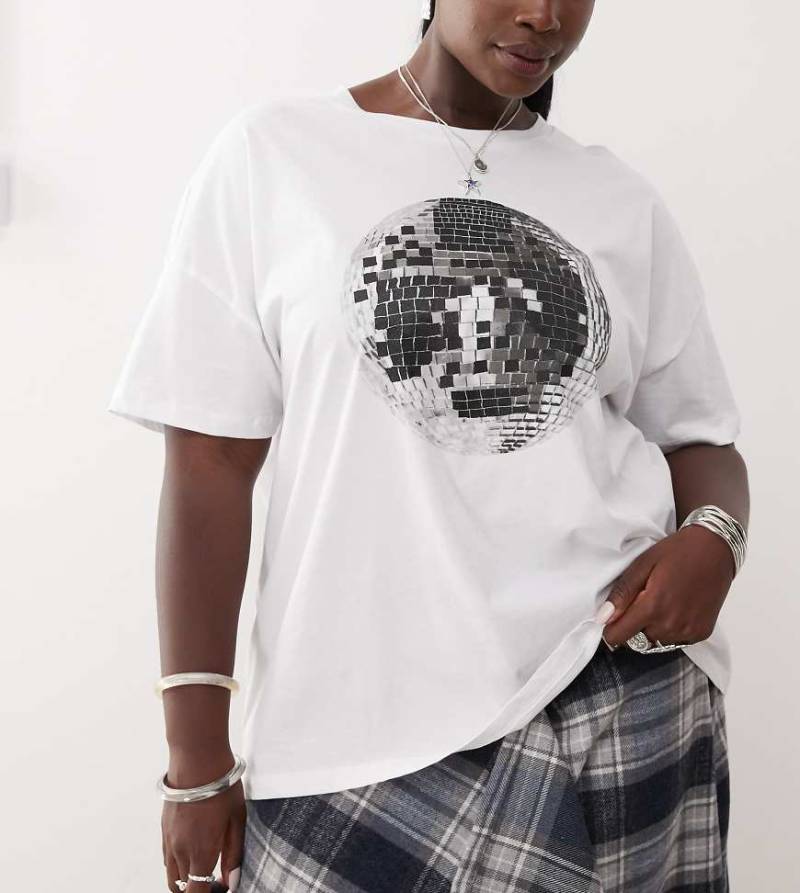 Noisy May Curve - Oversize-T-Shirt in Weiß mit Discokugel-Print von Noisy May Curve