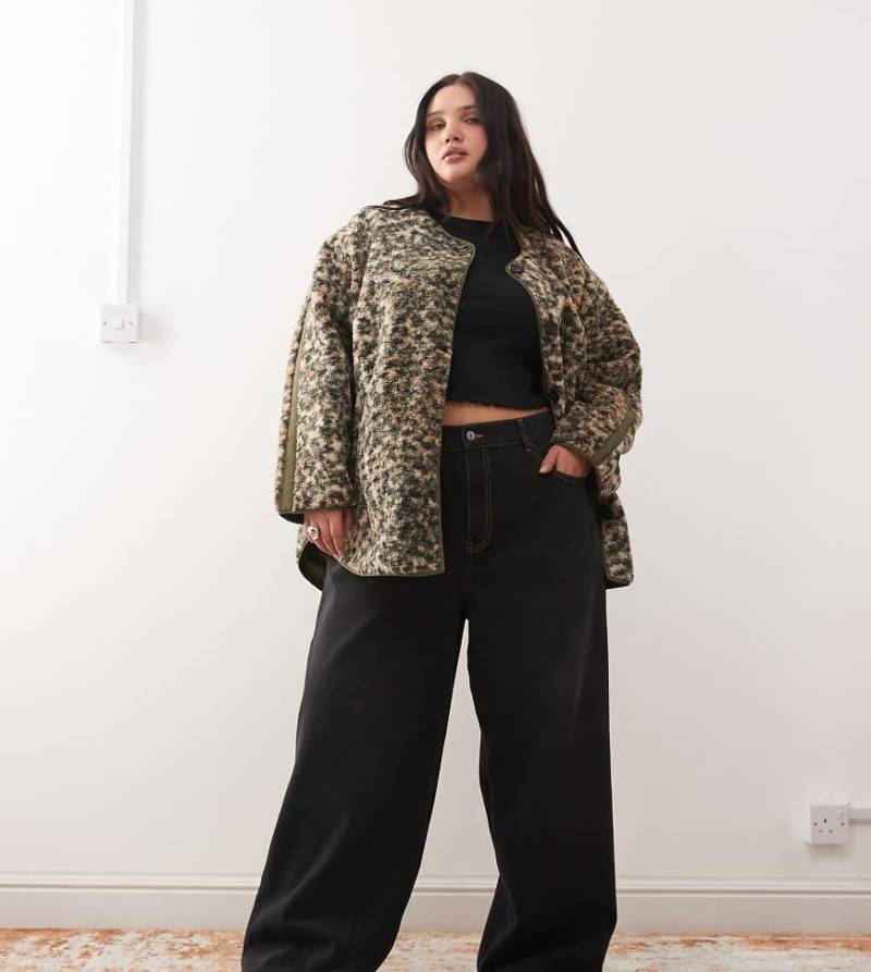 Noisy May Curve - Oversize-Teddyjacke ohne Kragen mit Leopardenmuster-Schwarz von Noisy May Curve