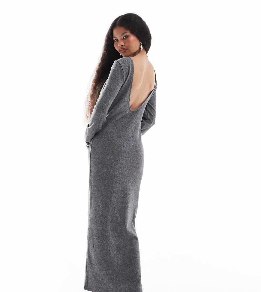 Noisy May Petite - Maxi-Strickkleid in strukturiertem Grau mit U-förmigem Rückenausschnitt Noisy May Petite - Maxi-Strickkleid in strukturiertem Grau mit U-förmigem Rückenausschnitt von Noisy May Petite