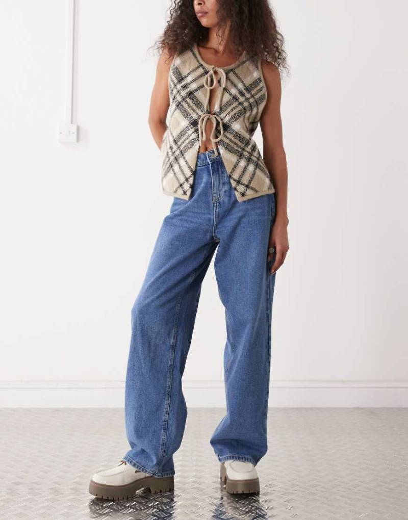 Noisy May - Alexa - Gerade geschnittene Jeans in Mittelblau mit mittelhohem Bund von Noisy May