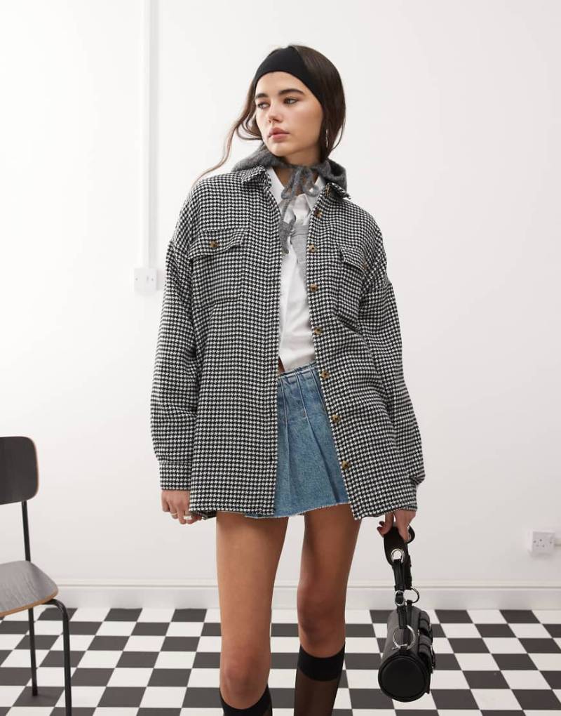 Noisy May - Hemdjacke in Schwarz und Weiß mit Hahnentrittmuster von Noisy May