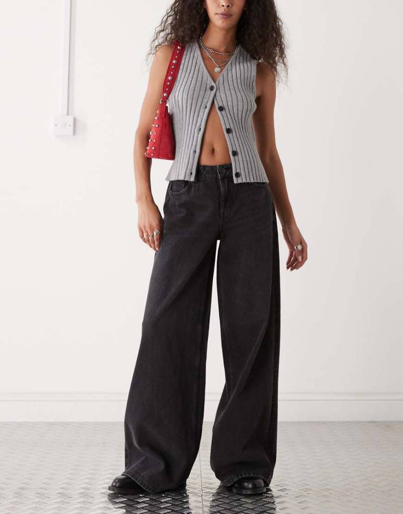 Noisy May - Jeans in Schwarz mit niedrigem Bund und weitem Bein von Noisy May