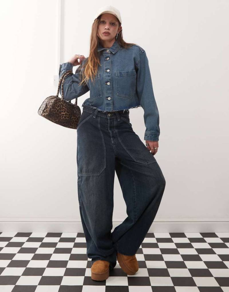 Noisy May - Kastige cropped Hemdjacke aus Denim in Dunkelblau von Noisy May