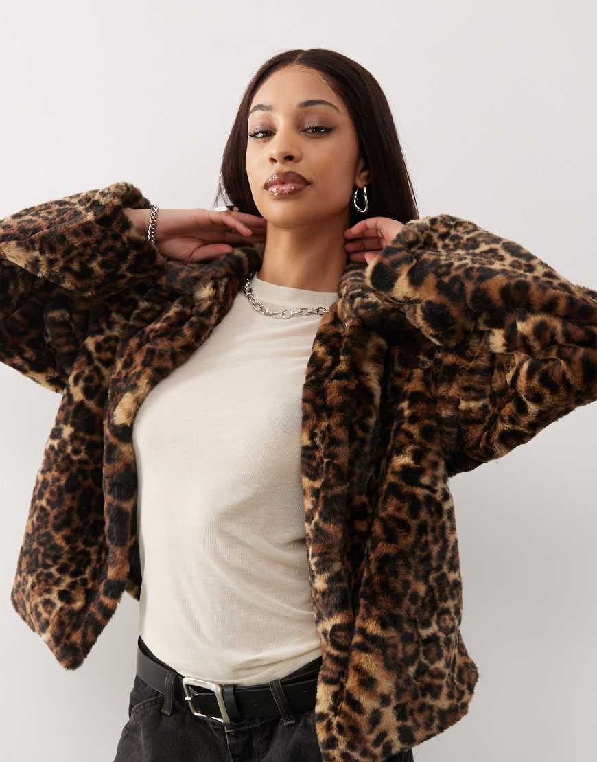 Noisy May - Kunstpelz-Jacke mit Leopardenmuster-Braun Noisy May - Kunstpelz-Jacke mit Leopardenmuster-Braun von Noisy May