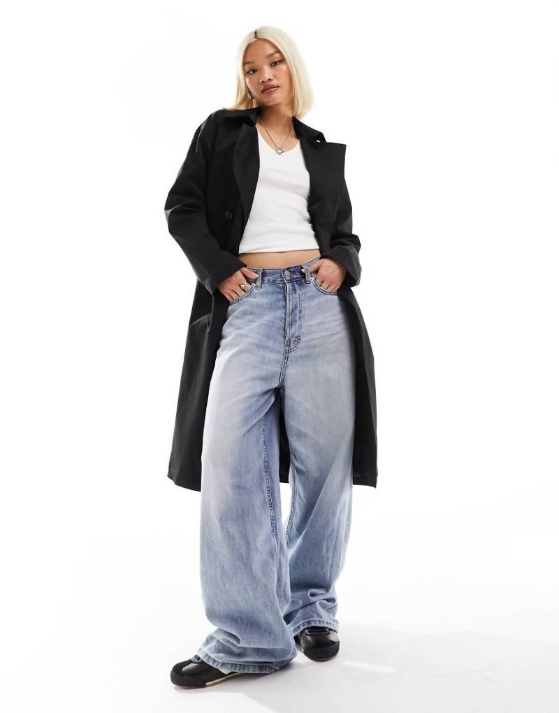 Noisy May - Lang geschnittener Trenchcoat in Schwarz von Noisy May