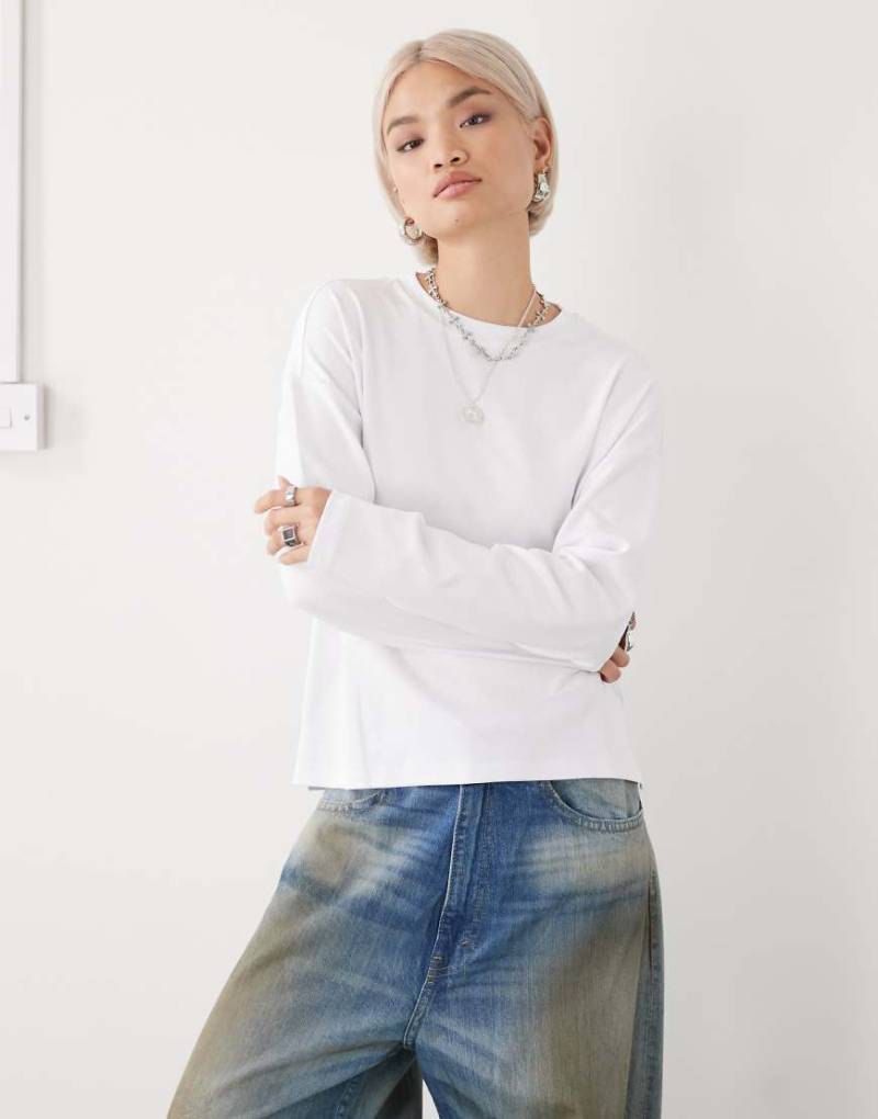 Noisy May - Langärmliges Regular Fit T-Shirt in Weiß von Noisy May