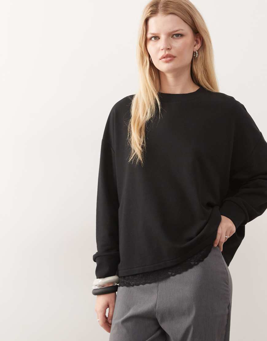 Noisy May - Langärmliges Sweatshirt mit Spitzensaum-Schwarz von Noisy May