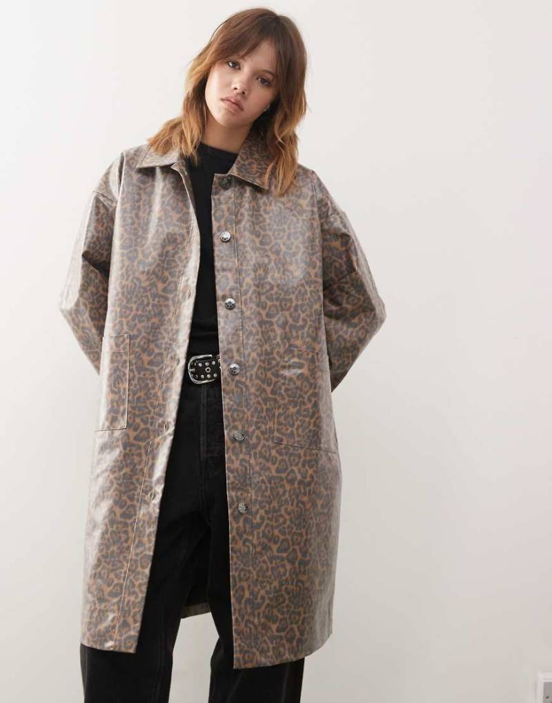 Noisy May - Leichter Oversize-Trenchcoat mit Leopardenmuster-Schwarz von Noisy May