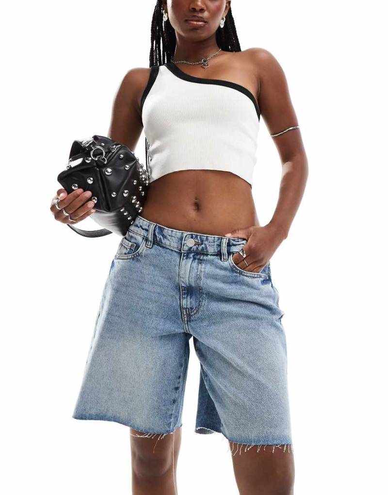 Noisy May - Lockere Jeans-Shorts in hellblauer Waschung mit hohem Bund von Noisy May