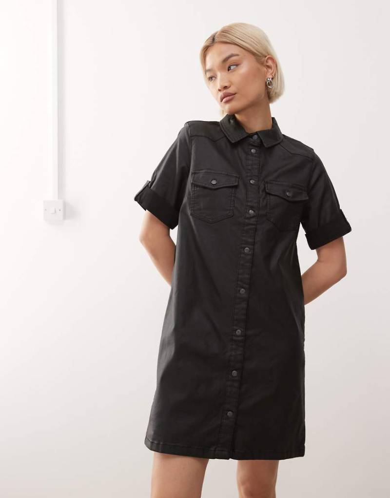 Noisy May - Mantelkleid in Schwarz mit Knopfleiste von Noisy May
