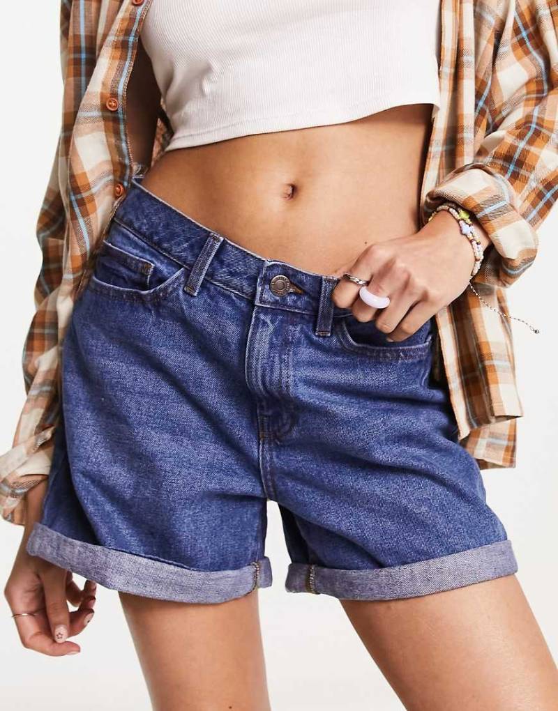 Noisy May - Mom-Jeansshorts in Blau von Noisy May