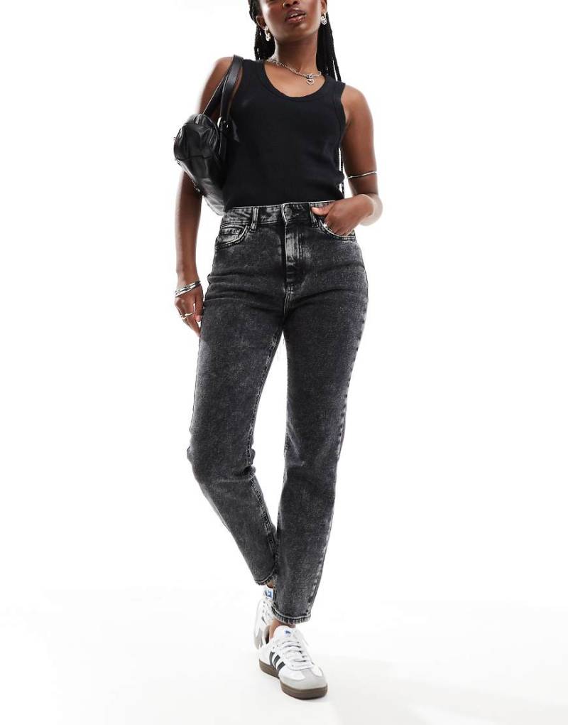 Noisy May - Moni - Straight Jeans in dunkelgrauer Waschung mit hohem Bund von Noisy May