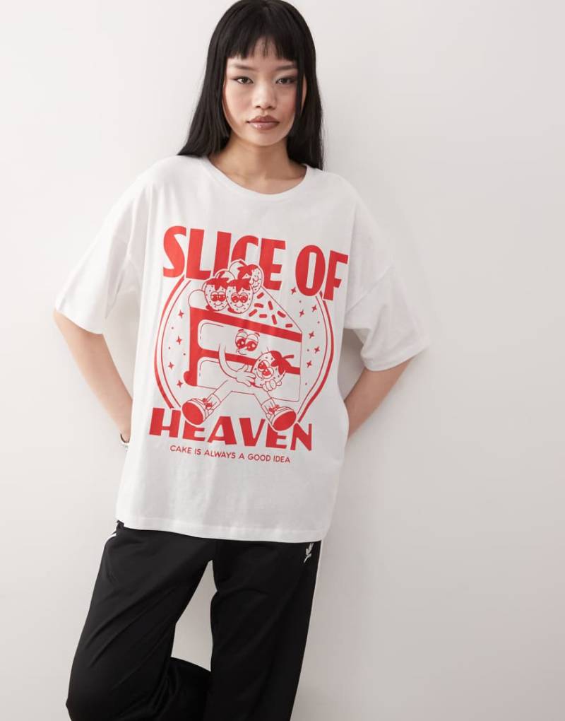 Noisy May - Oversize-T-Shirt in Weiß mit „Cake"-Textprint von Noisy May