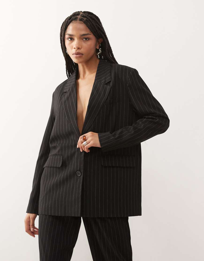 Noisy May - Oversized-Blazer in Schwarz mit Nadelstreifen, Kombiteil von Noisy May