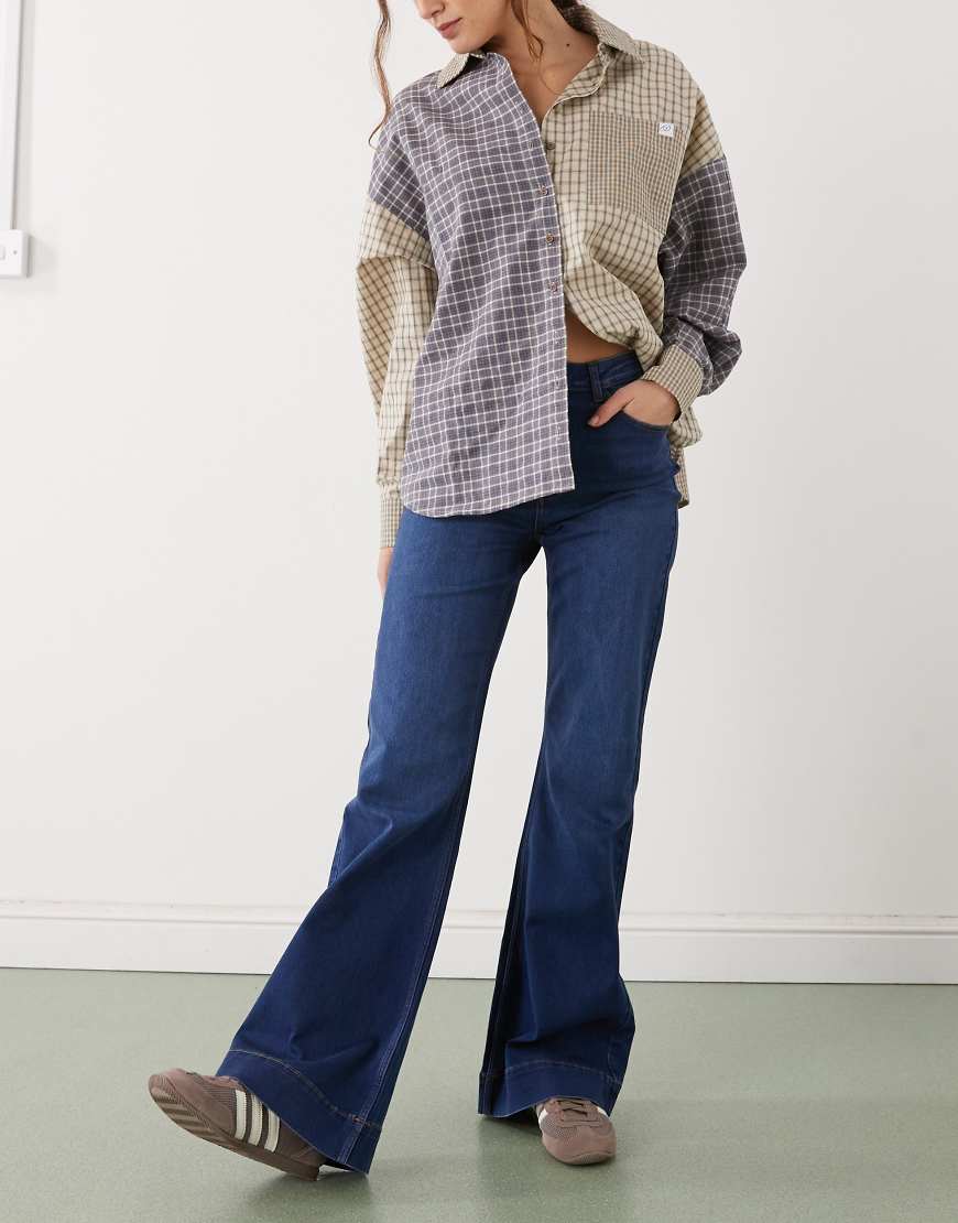 Noisy May - Rooxy - Schlagjeans in Mittelblau mit hohem Bund von Noisy May