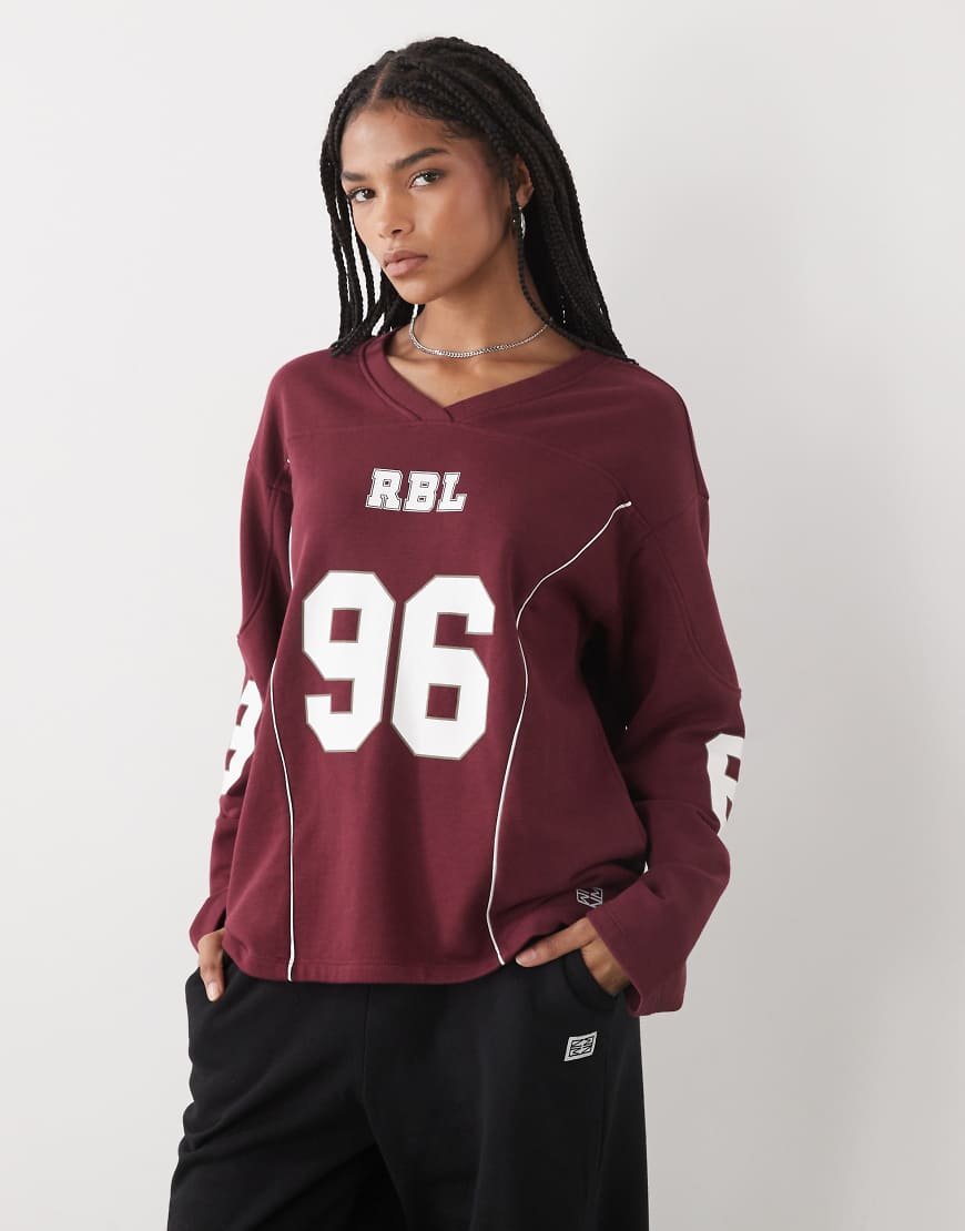 Noisy May - Sport-Trikot in Burgunderrot mit -Ausschnitt Noisy May - Sport-Trikot in Burgunderrot mit -Ausschnitt von Noisy May