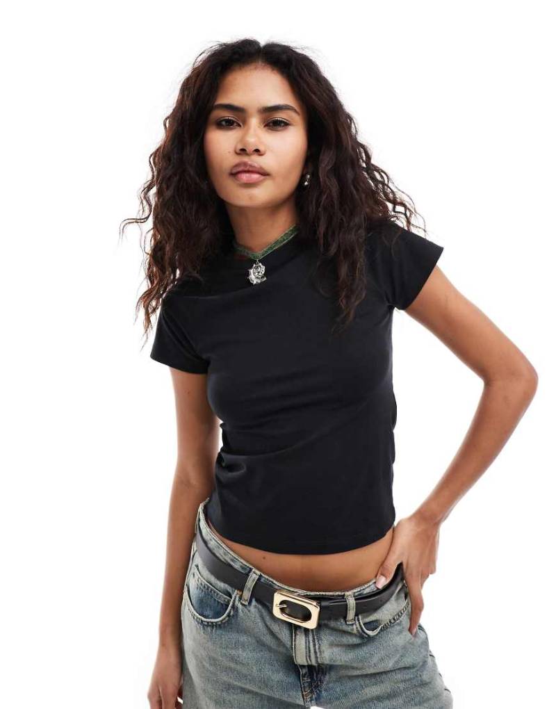 Noisy May - T-Shirt in Schwarz mit normalem Schnitt und Flügelärmeln von Noisy May