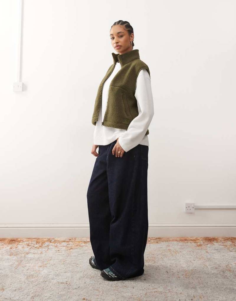 Noisy May - Teddyfleece-Weste in Khaki-Grün von Noisy May