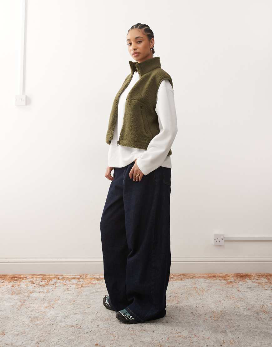 Noisy May - Teddyfleece-Weste in Khaki-Grün von Noisy May