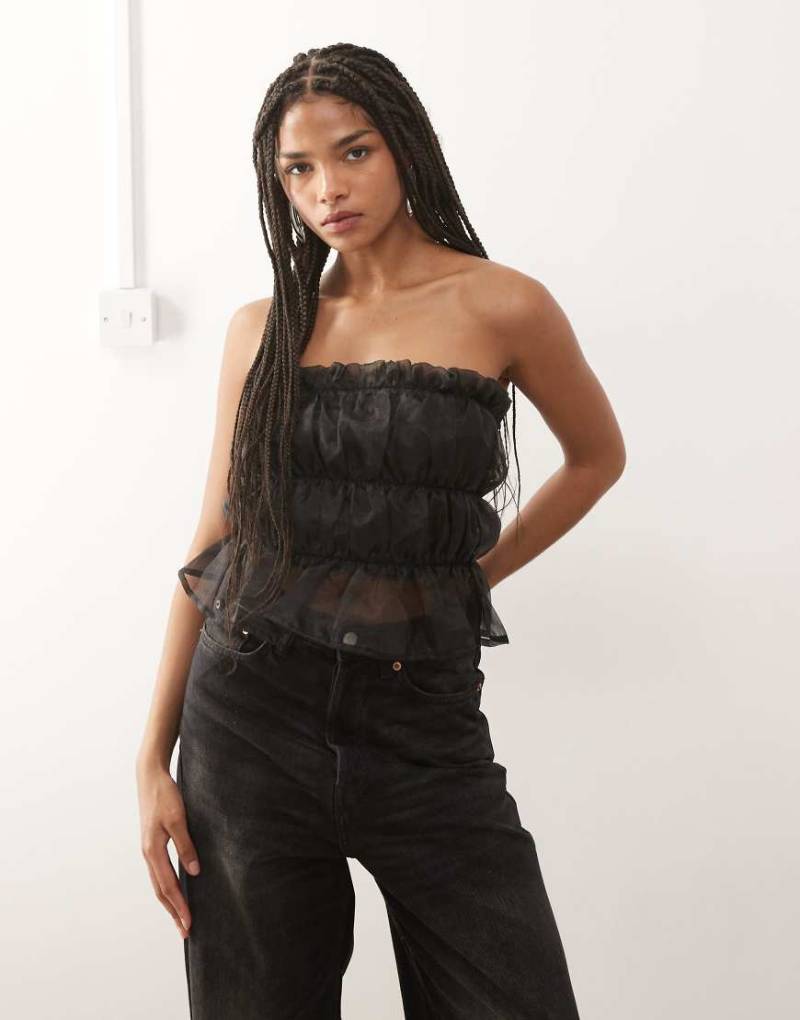 Noisy May - Trägerloses Oberteil aus Tüll in Schwarz von Noisy May