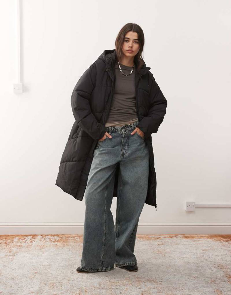 Noisy May - Wattierter Longline-Puffermantel in Schwarz mit Kapuze von Noisy May