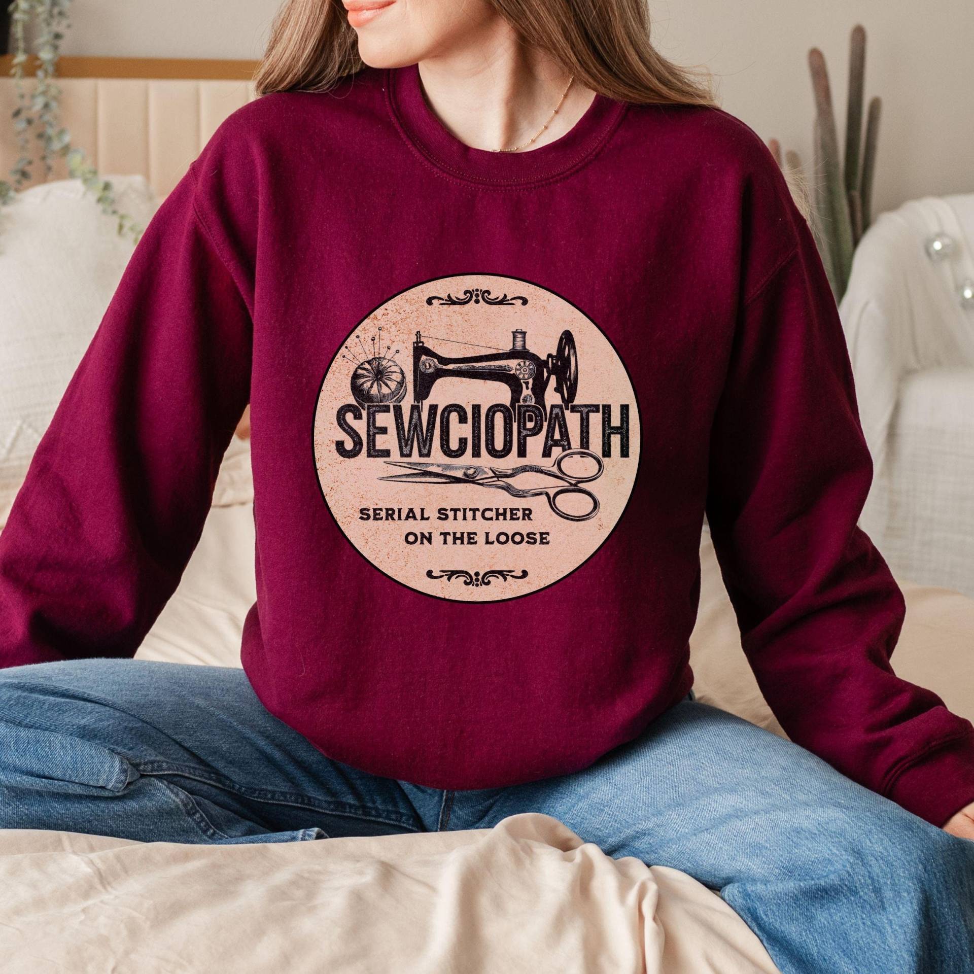 Sewciopath Sweatshirt, Vintage Nähen Liebhaber Geschenk, Retro Näher Pullover, Lustiges Schrulligen Näherin Mama Geschenk Sewciopath Sweatshirt, Vintage Nähen Liebhaber Geschenk, Retro Näher Pullover, Lustiges Schrulligen Näherin Mama Geschenk von Noivio