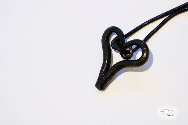 Herzanhänger Handgeschmiedet Mit Eingebranntem Schmiedeteer, Glücksbringer, Schmuck, Geschenk Für Die Liebe Zum Valentinstag Herzanhänger Handgeschmiedet Mit Eingebranntem Schmiedeteer, Glücksbringer, Schmuck, Geschenk Für Die Liebe Zum Valentinstag von NokkeSteel