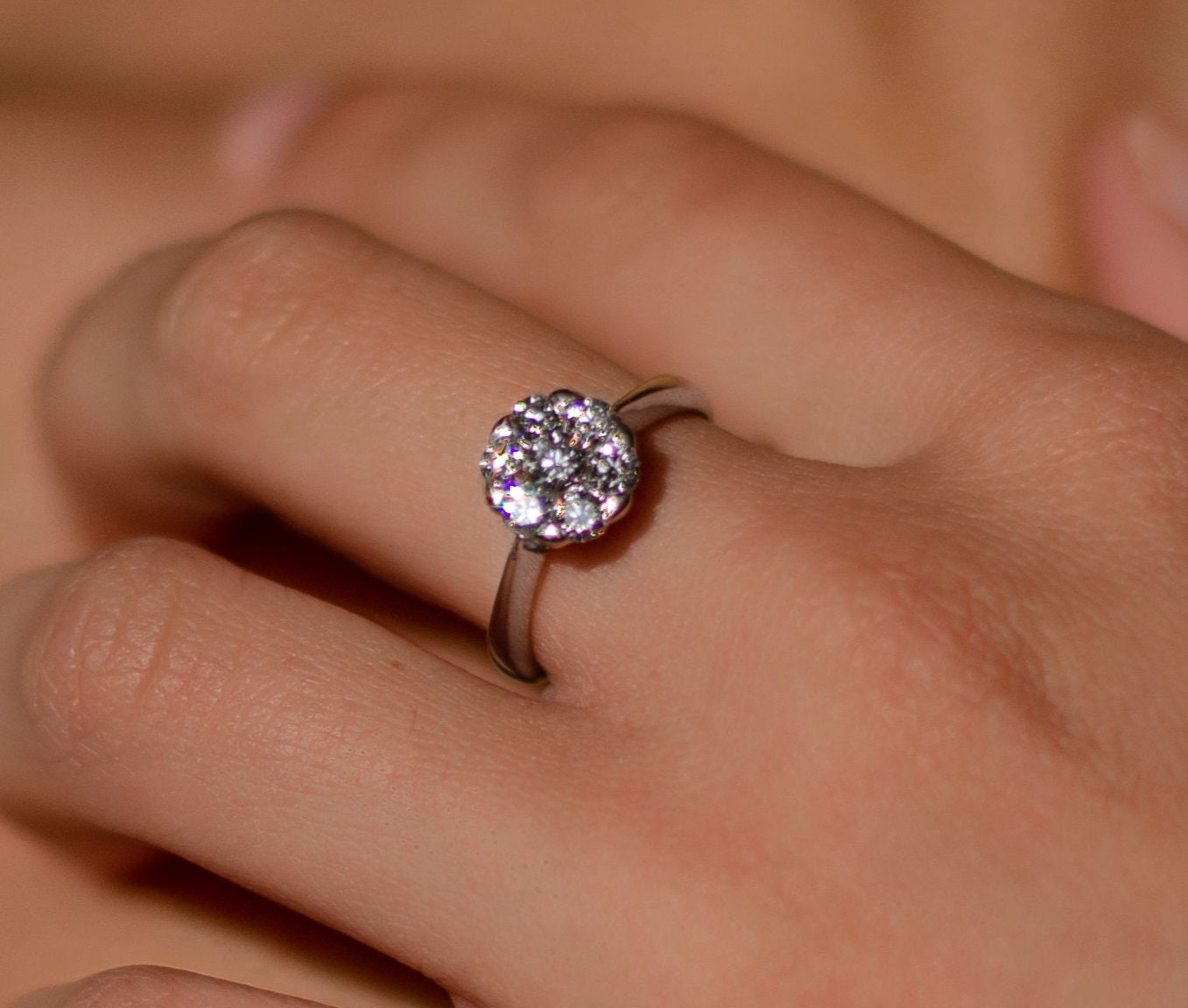 Blumen Diamant Verlobungsring, Cluster Ring, 0, 57 Karat Naturdiamanten, 14K Weißgold Nachlass Vintage Blumenring Blumen Diamant Verlobungsring, Cluster Ring, 0, 57 Karat Naturdiamanten, 14K Weißgold Nachlass Vintage Blumenring von NolaJewelryShop