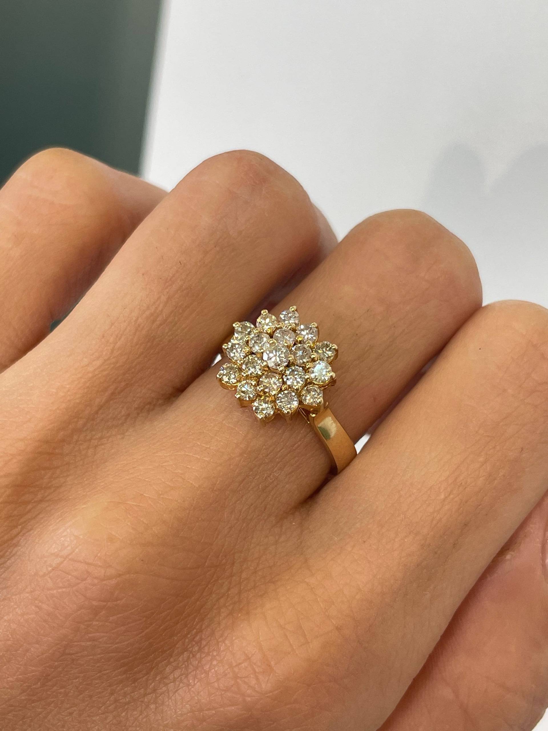 Vintage Blumenring, 1Ct Naturdiamant, 14K Gelbgold, Nachlass Schmuck, Alternativer Verlobungsring, Cluster Versprechen Ring von NolaJewelryShop