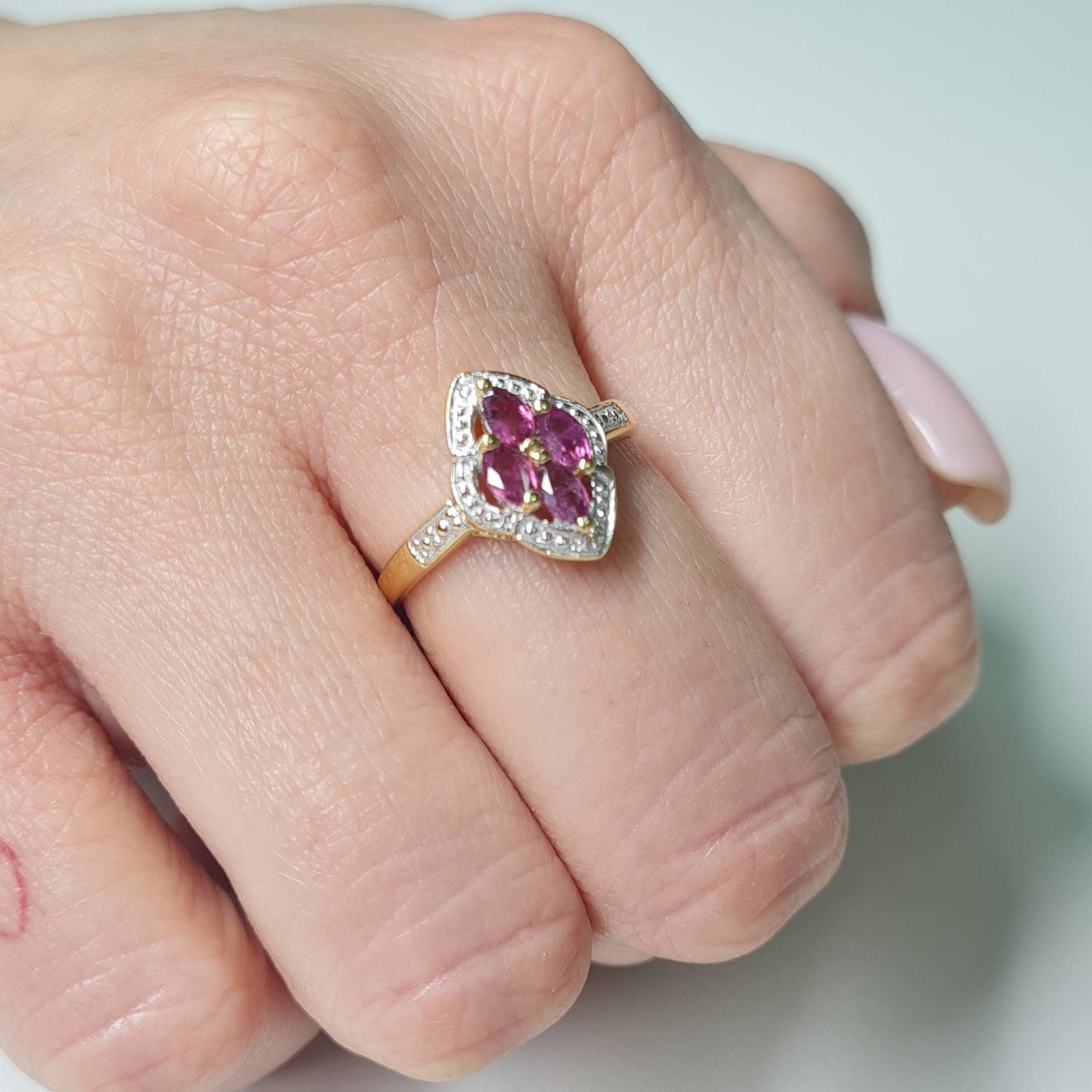 Vintage Rubin Ring, 0.4Ct Marquise Natürlicher 18K Gelb Gold, Gut Schmuck, Pink Rubin, Navette Schmuck Geschenk von NolaJewelryShop