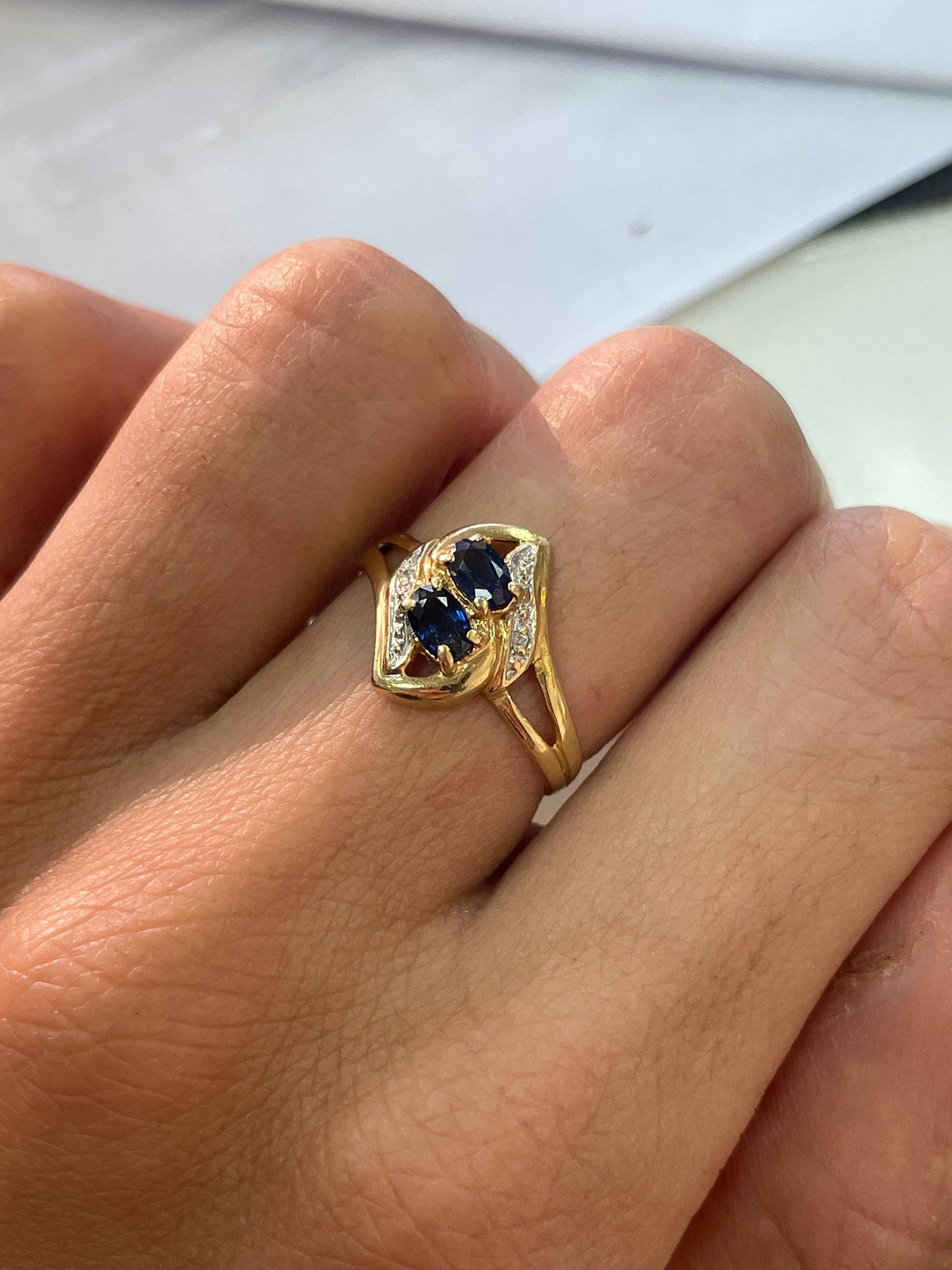 Vintage Saphirring, 0.5Ct Ovaler 18 K Gelbgold, Nachlassring, Abstrakter Ring, Einzigartiger Schmuck Für Den Alltag von NolaJewelryShop