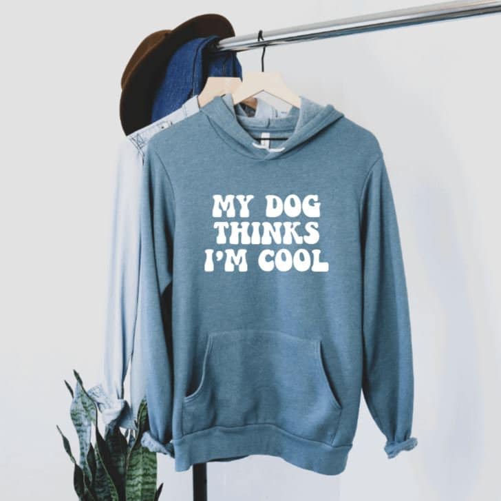 Mein Hund Denkt, Ich Bin Cool | Unisex Sweatshirt Kapuzenpullover Mama Lustiger Pullover Papa Hundeliebhaber Geschenk Ich Liebe Meinen von NoliaDesignsCo