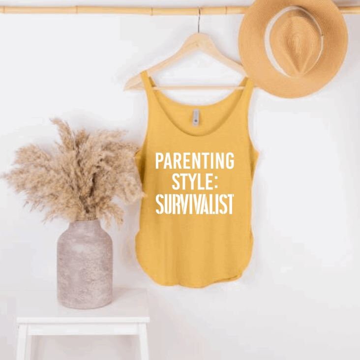 Parenting Style Survivalist | Flowy Tank Gym Loose Workout Tshirts Tees Top Trainingspanzer Damen von NoliaDesignsCo